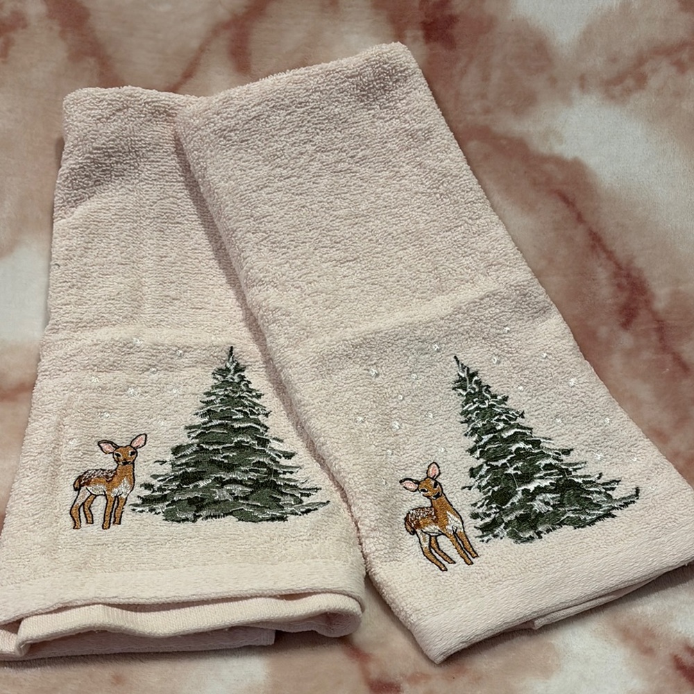 Embroidered Deer and Pine Tree Hand Towels Set of Two NWT 18”x28” %100 Cotton